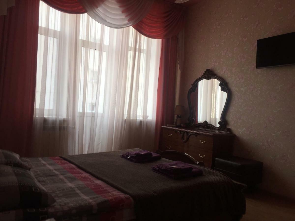 Затишна квартира в центрі міста Тернополь Экстерьер фото