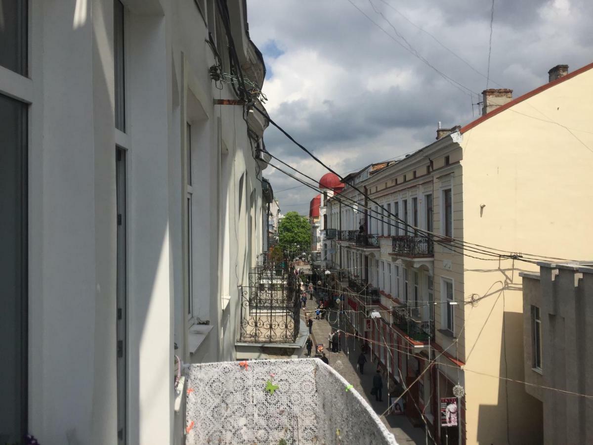 Затишна квартира в центрі міста Тернополь Экстерьер фото