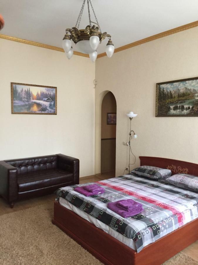 Затишна квартира в центрі міста Тернополь Экстерьер фото